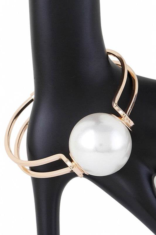 Iconic Large Pearl Hinged Bangle