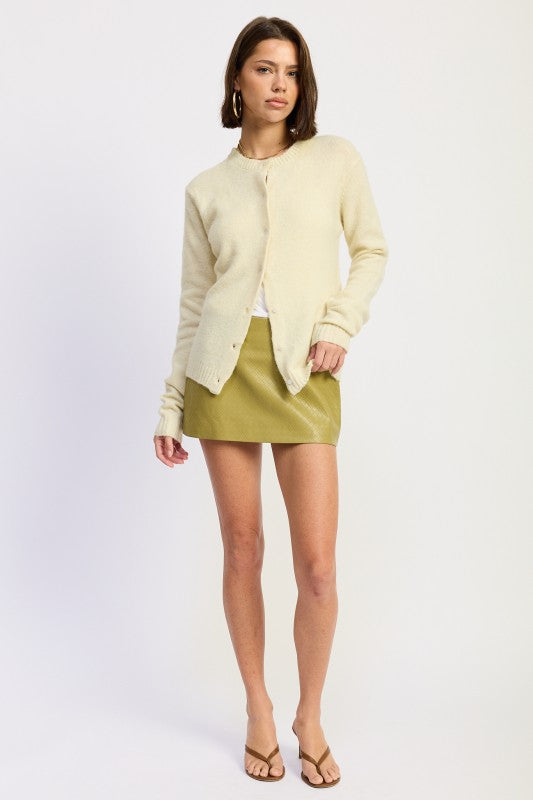 FITTED BUTTON UP CARDIGAN