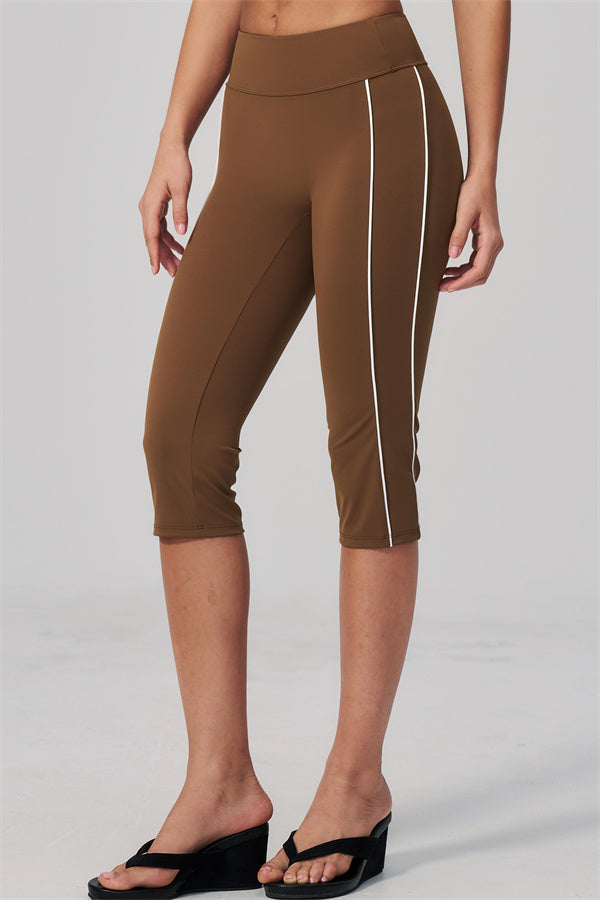 The Breathe Sports Bra Capri Leggings 2-Piece Set