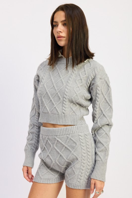 CABLE KNIT CROPPED SWEATER