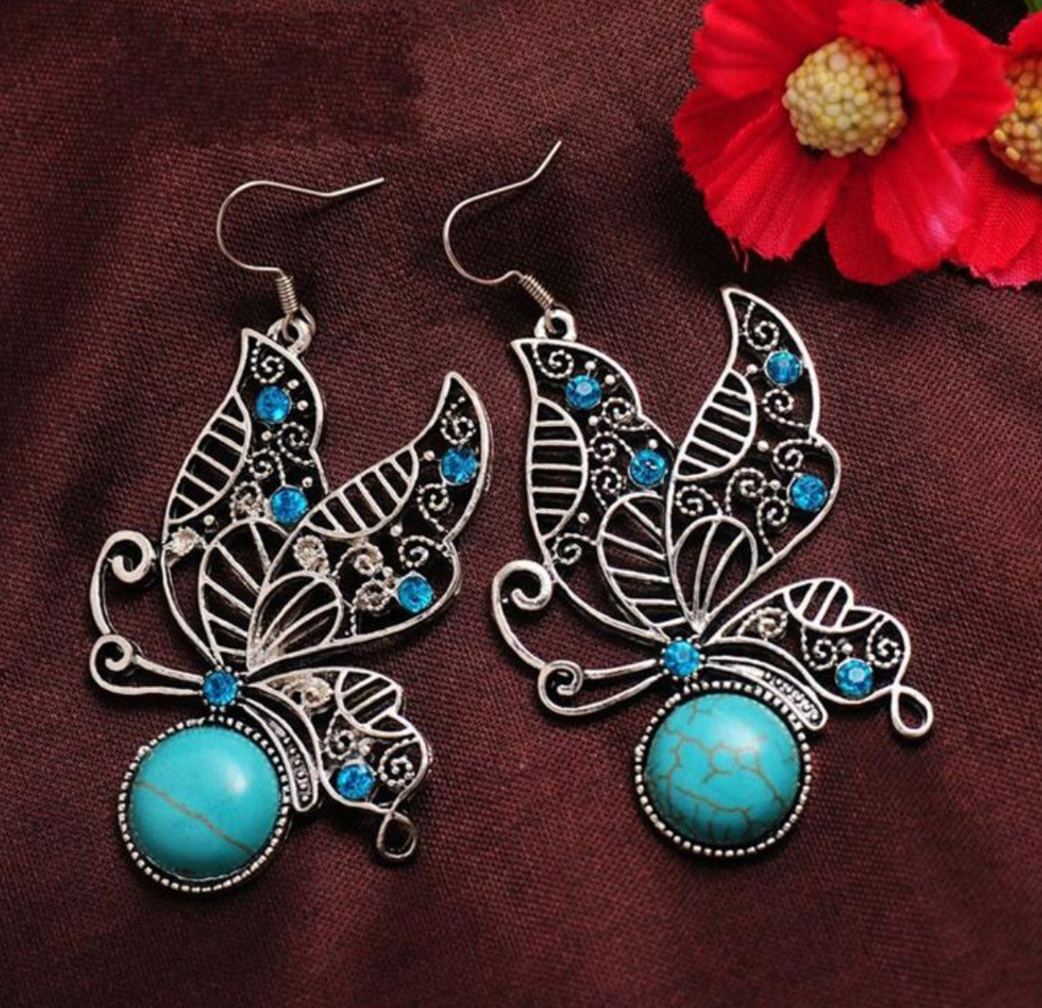 Openwork butterfly earring