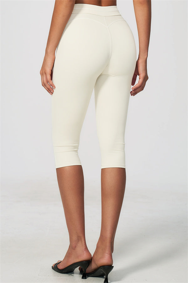 The Amara Sports Bra Capri Leggings 2-Piece Set