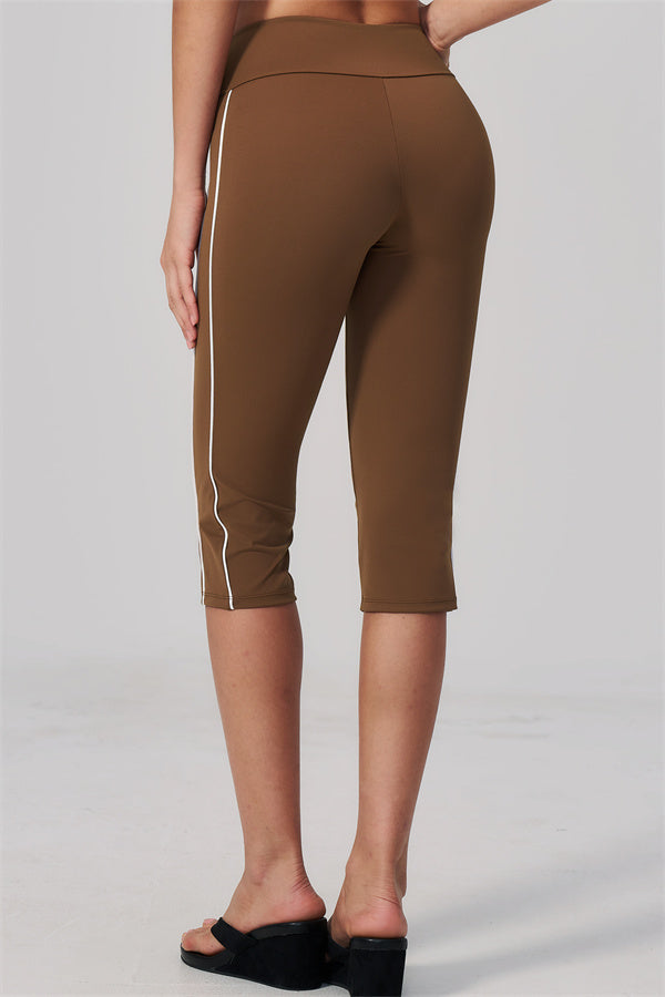The Breathe Sports Bra Capri Leggings 2-Piece Set