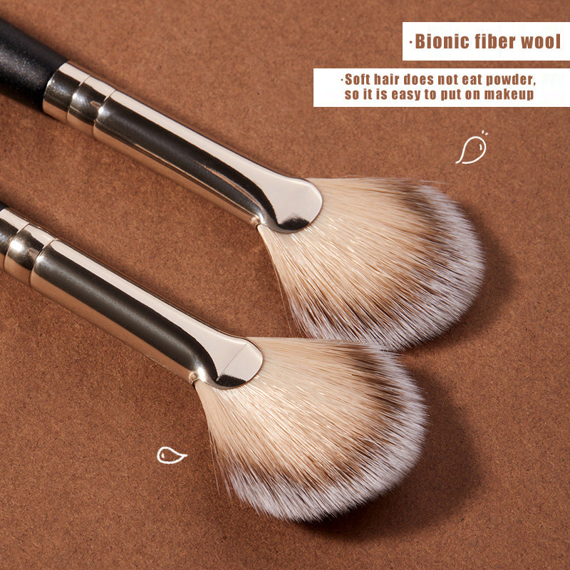 Scalloped Highlight Makeup Brush Beauty Tool