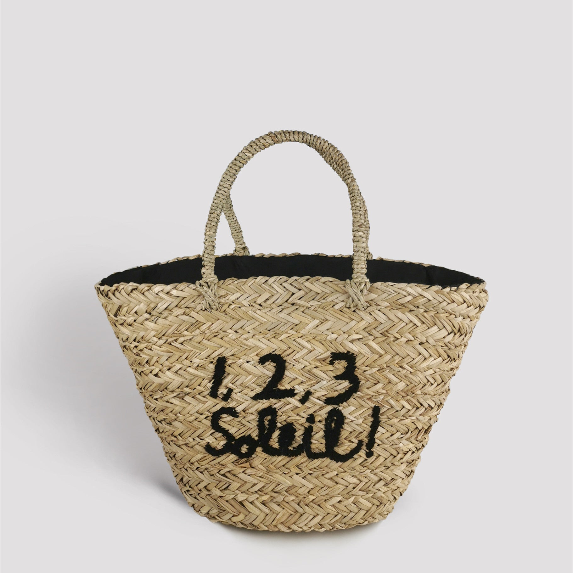 Straw beach handbag