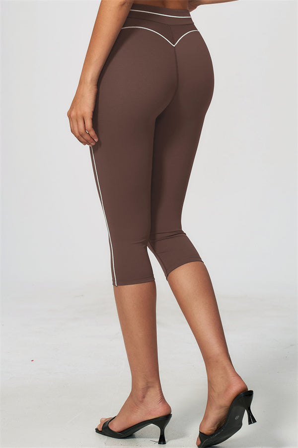The Amara Sports Bra Capri Leggings 2-Piece Set