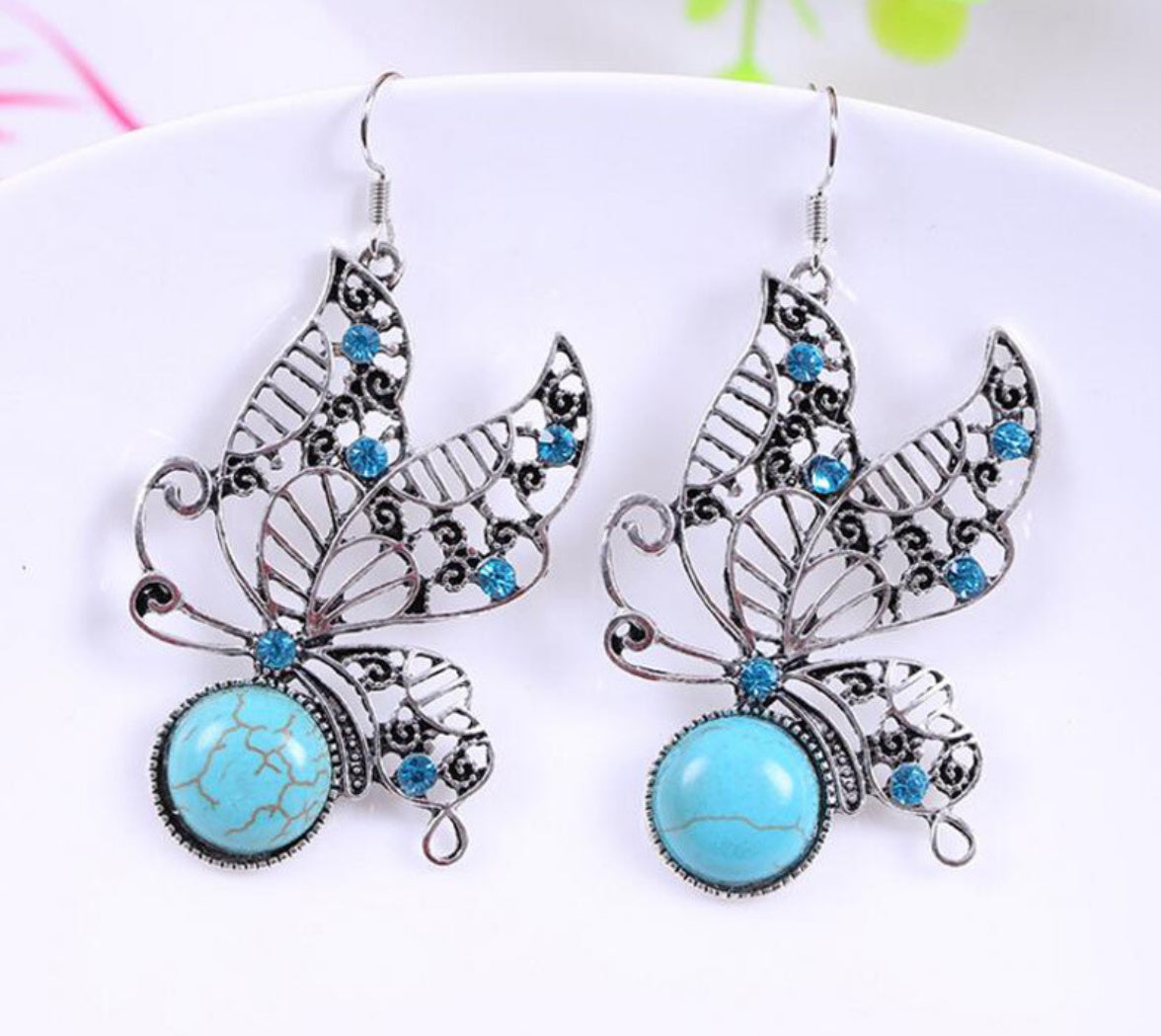 Openwork butterfly earring