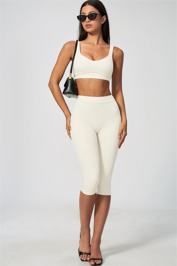 The Amara Sports Bra Capri Leggings 2-Piece Set