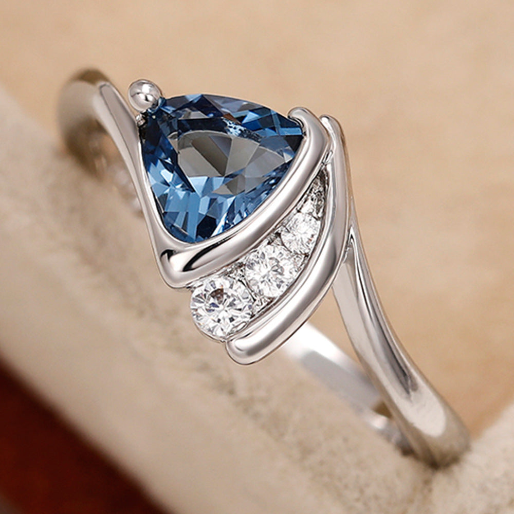 Geometric Design Copper Inlaid Zircon Women's Fashion Personality Affordable Luxury Silver Ring