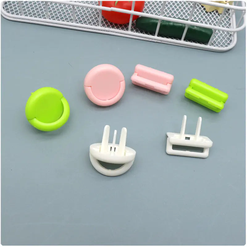 Child Safety Socket Cover with Handle for Protection