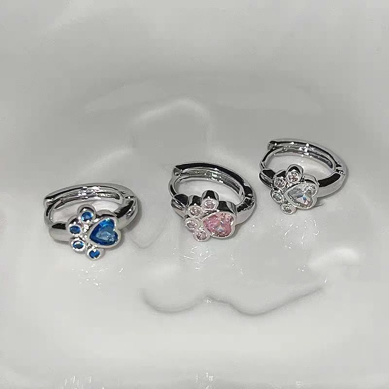 Free Female Diamond Studded Love Cat Foot Earrings