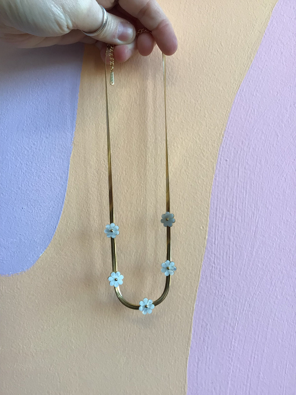 Flat Daisy Titanium Chain