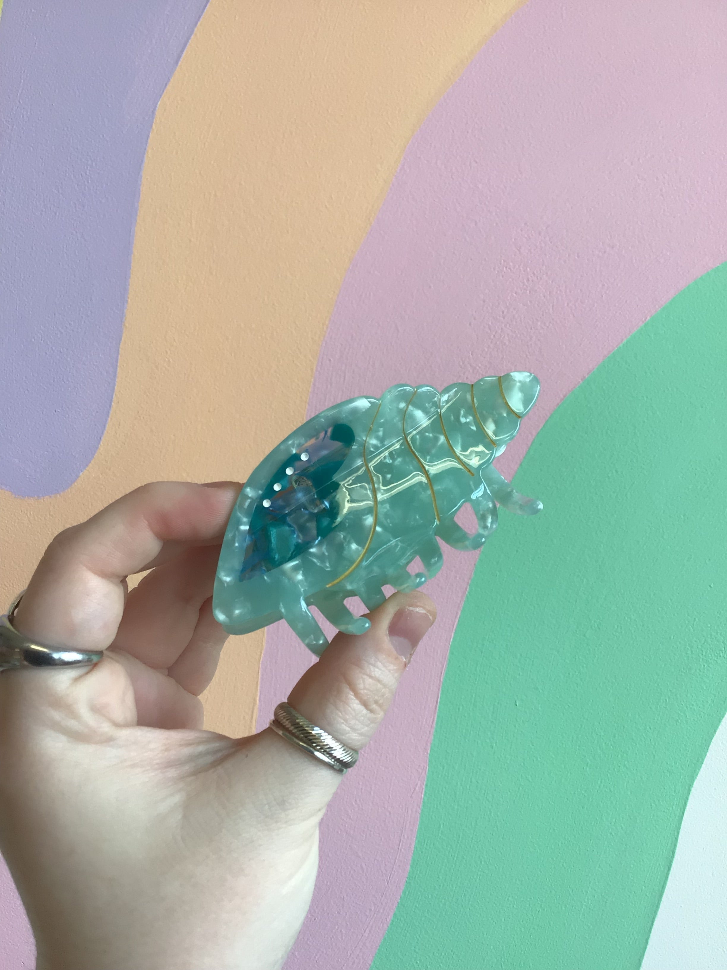 Conch Hair Claw