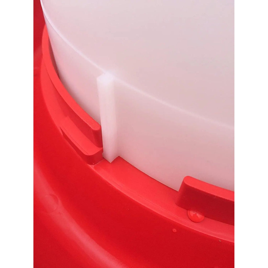 Farm Innovators All-Seasons Heated Plastic Poultry Fountain 3 Gal