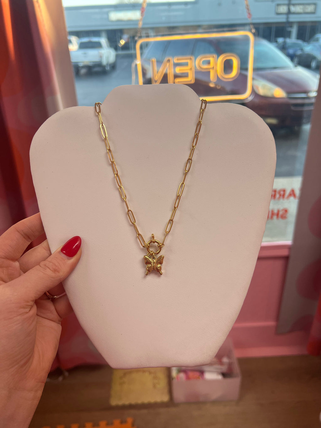 Charm necklaces with from connector