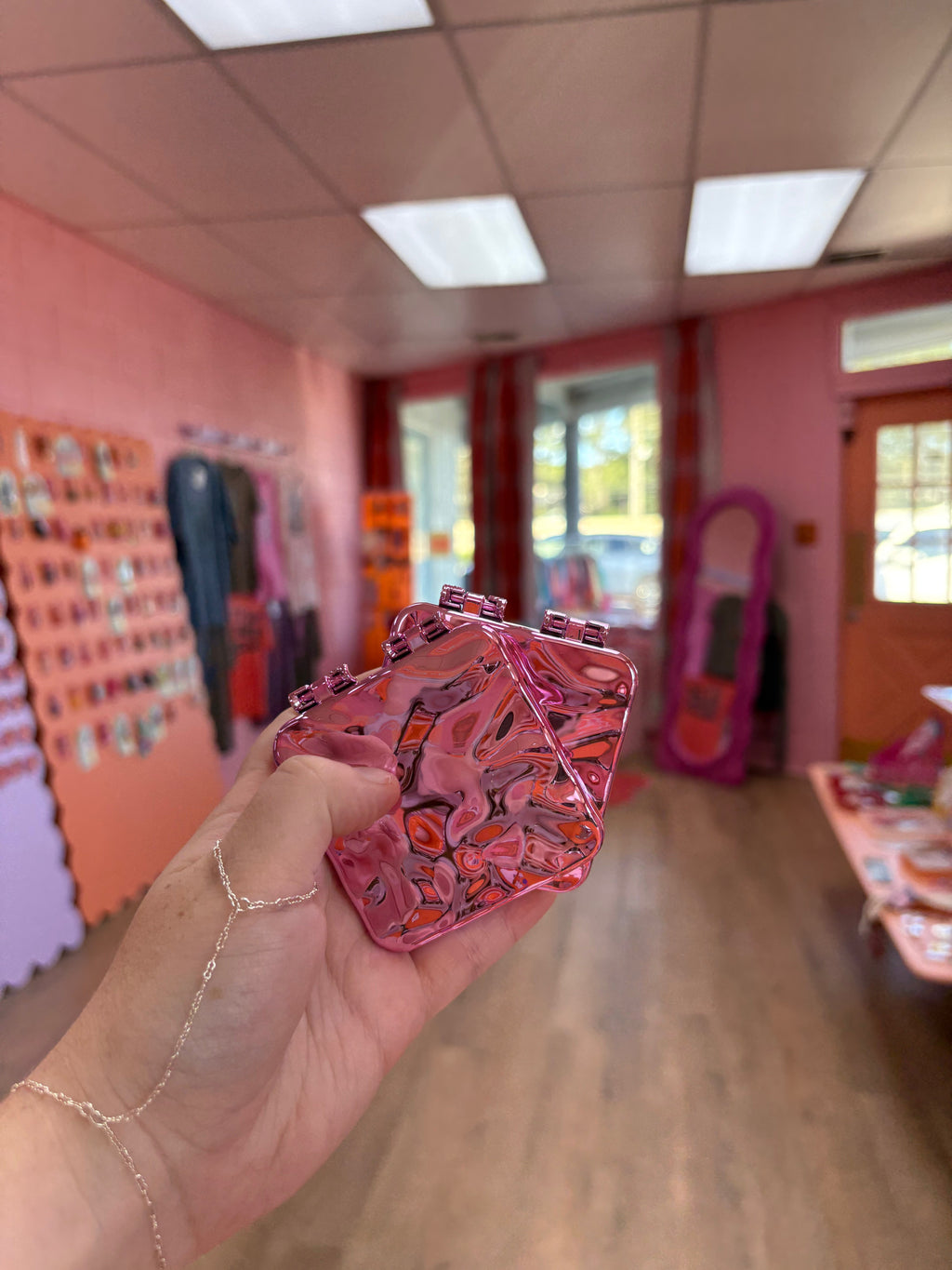 Wavy Travel Mirror