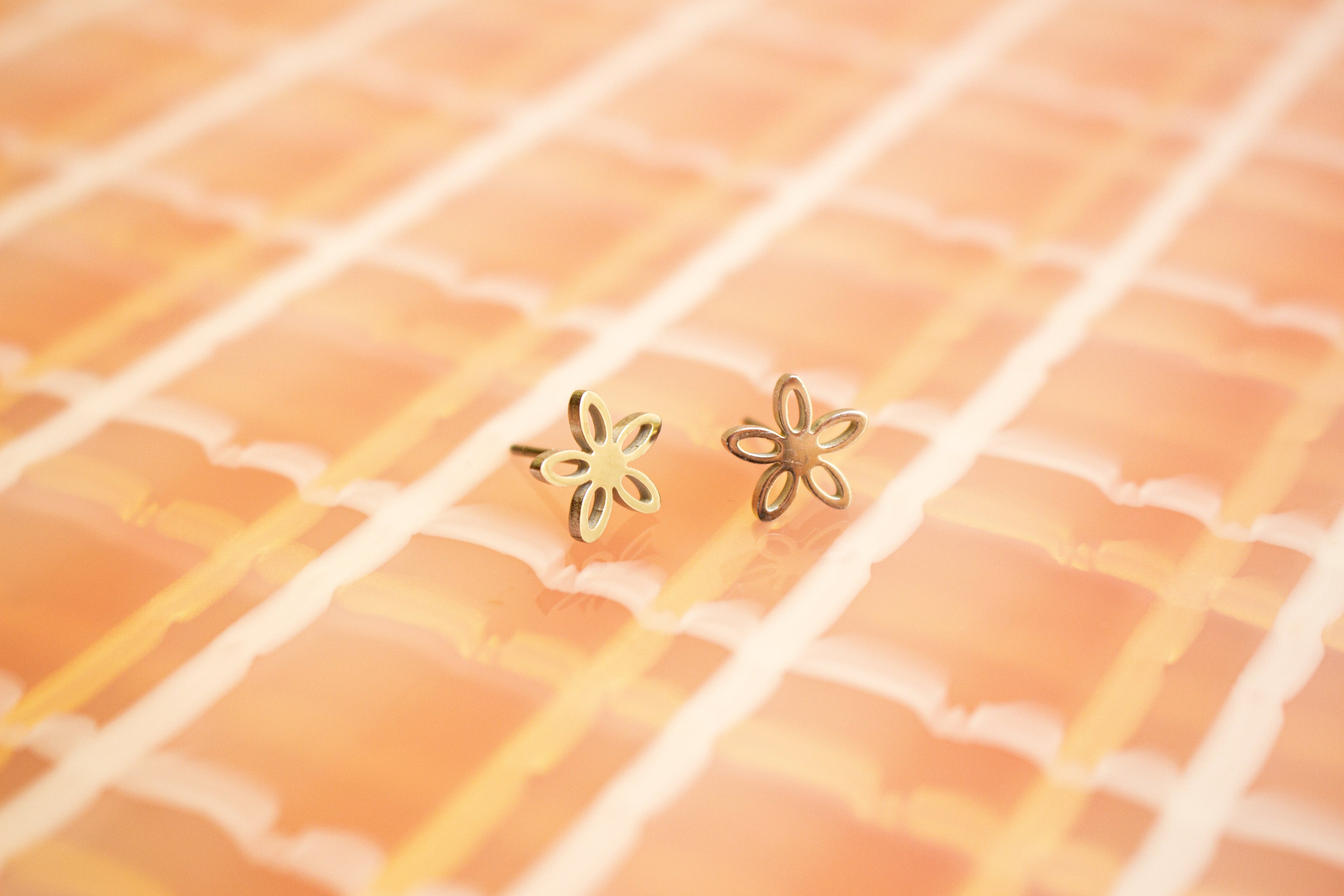 Tiny Pointed Petal Flower Stud