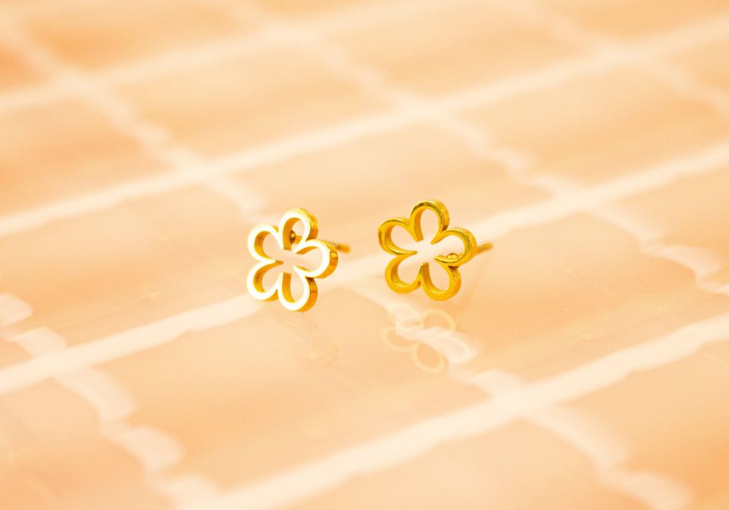 Tiny Flower Cut-Out Stud