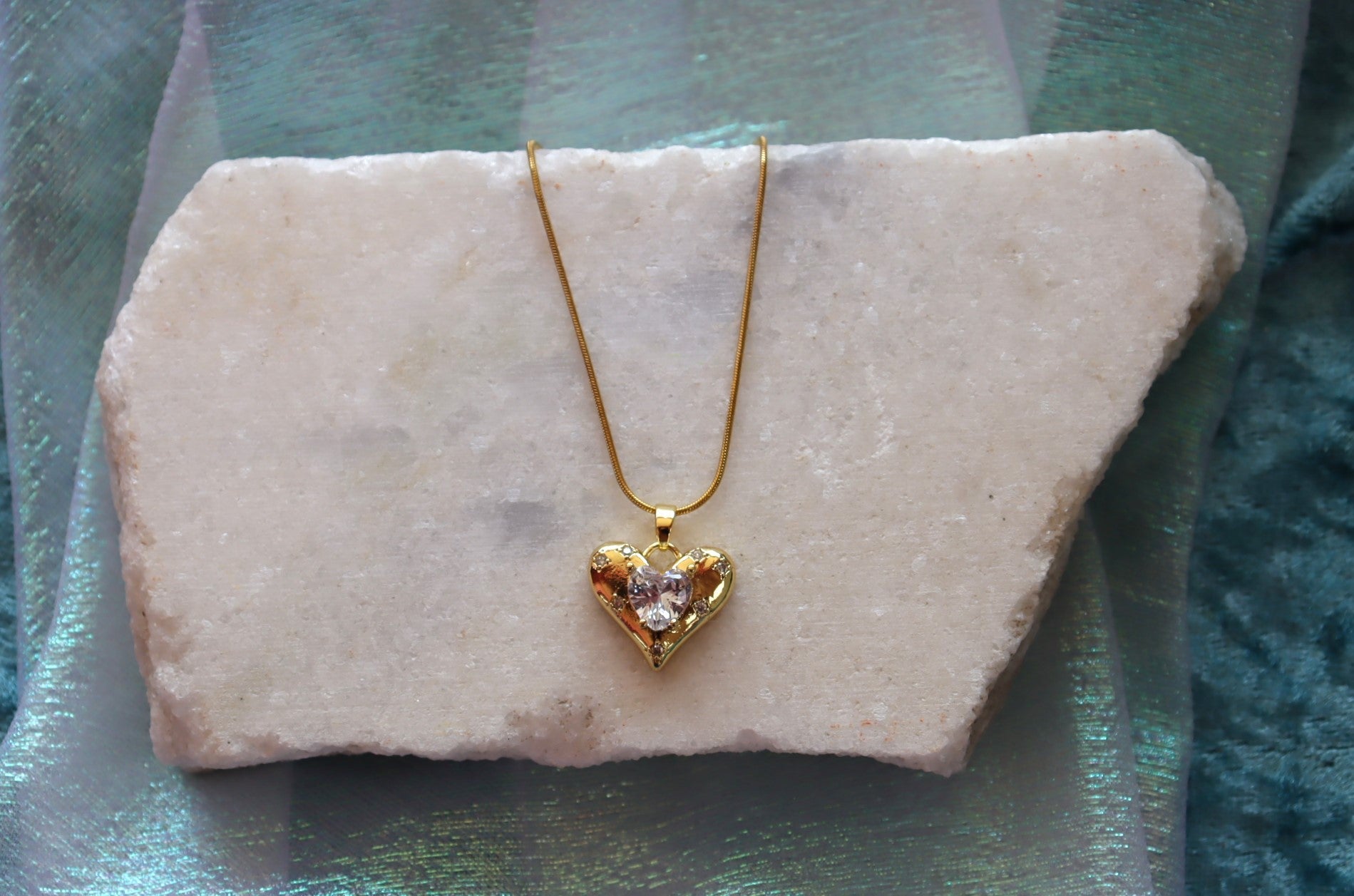 The Queens Shimmering Necklace