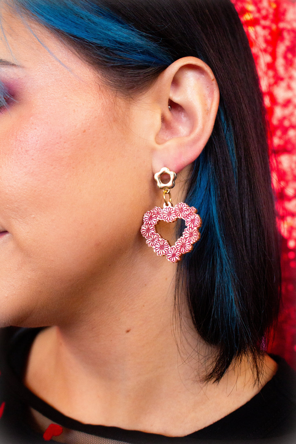 Buy Yourself Flowers-Engraved Daisy Earrings