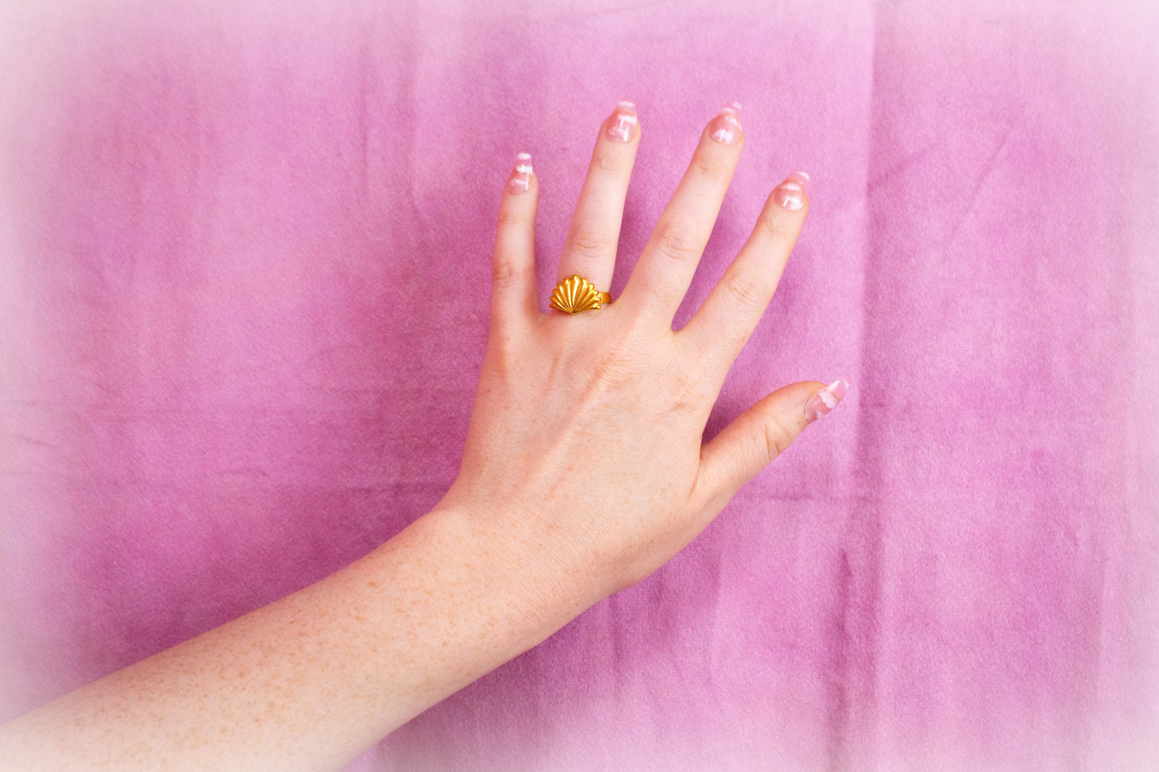 Mermaid Crown - Shell Titanium Ring