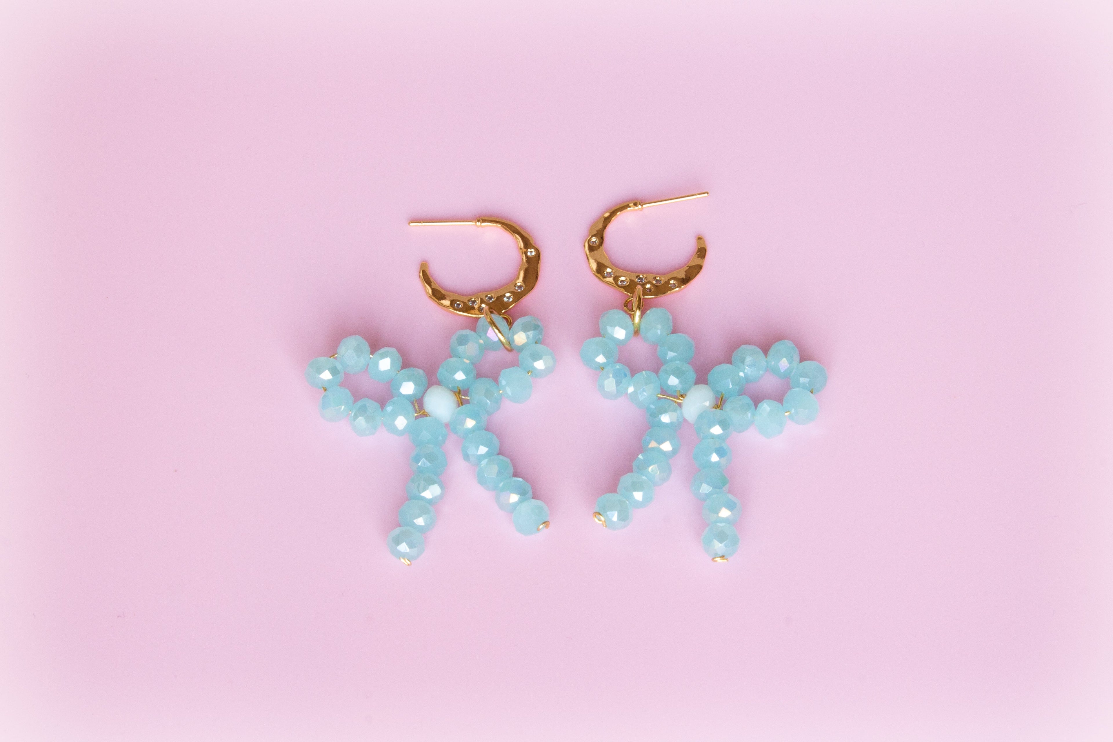 Bows, bows, bows!
