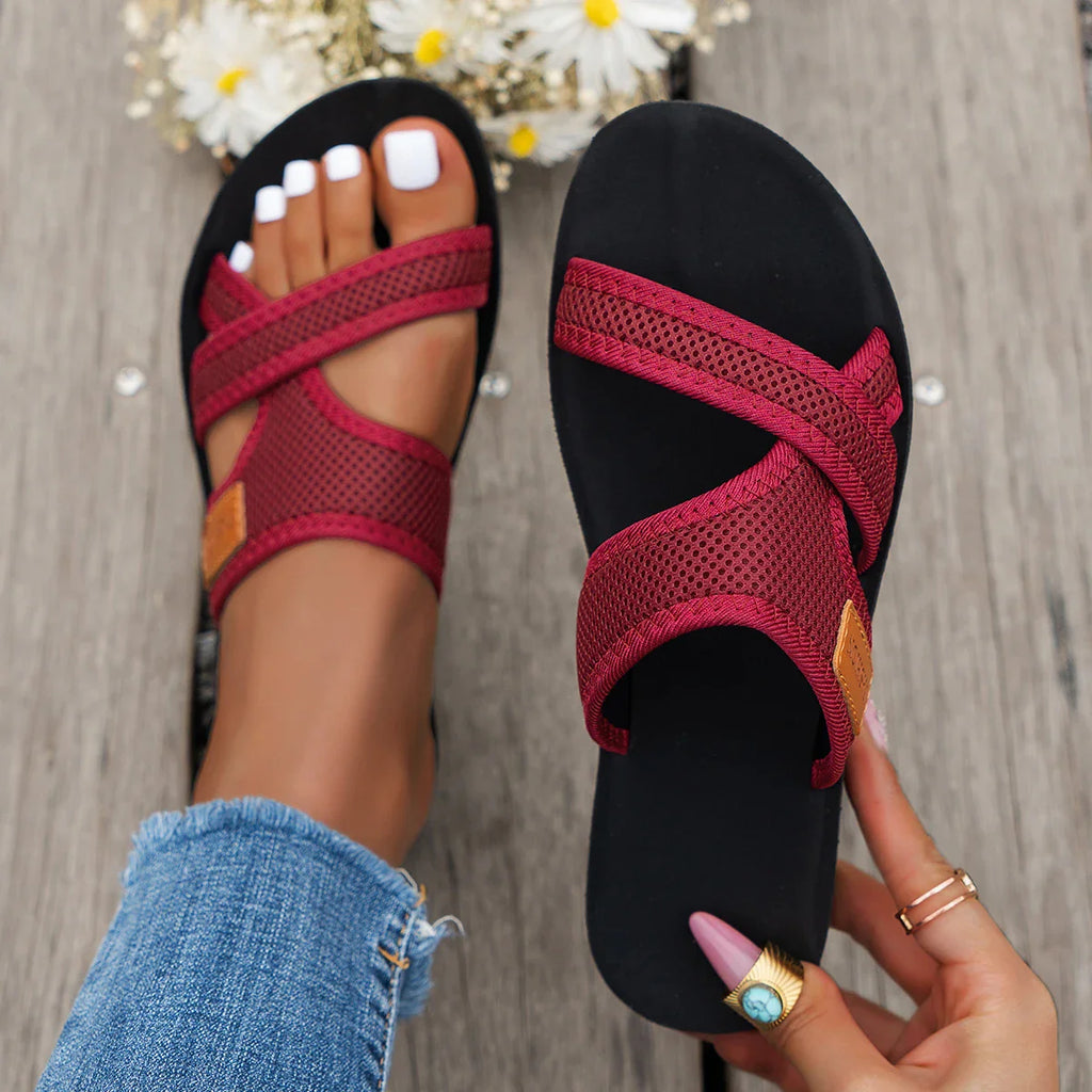Fashionable and Versatile Sports-Style Women's Sandals, Mesh Breathable, Comfortable and Skin-Friendly, Suitable for Both Indoor and Outdoor Wear, Flat Sandals