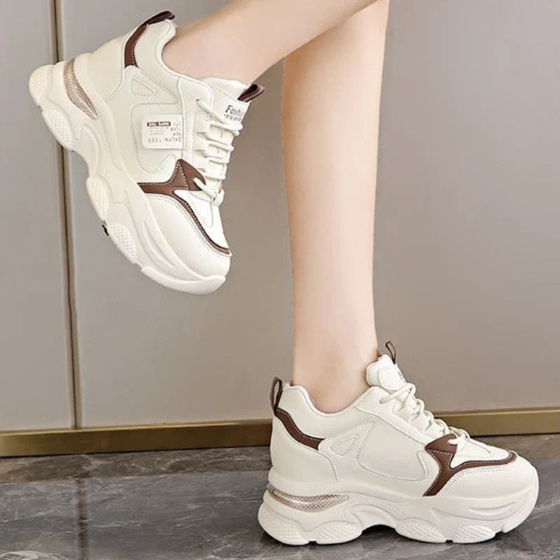 Women's Thick Soled Lightweight Sports Shoes Spring and Autumn New White Casual Women's Thick Soled Height Increasing Shoes