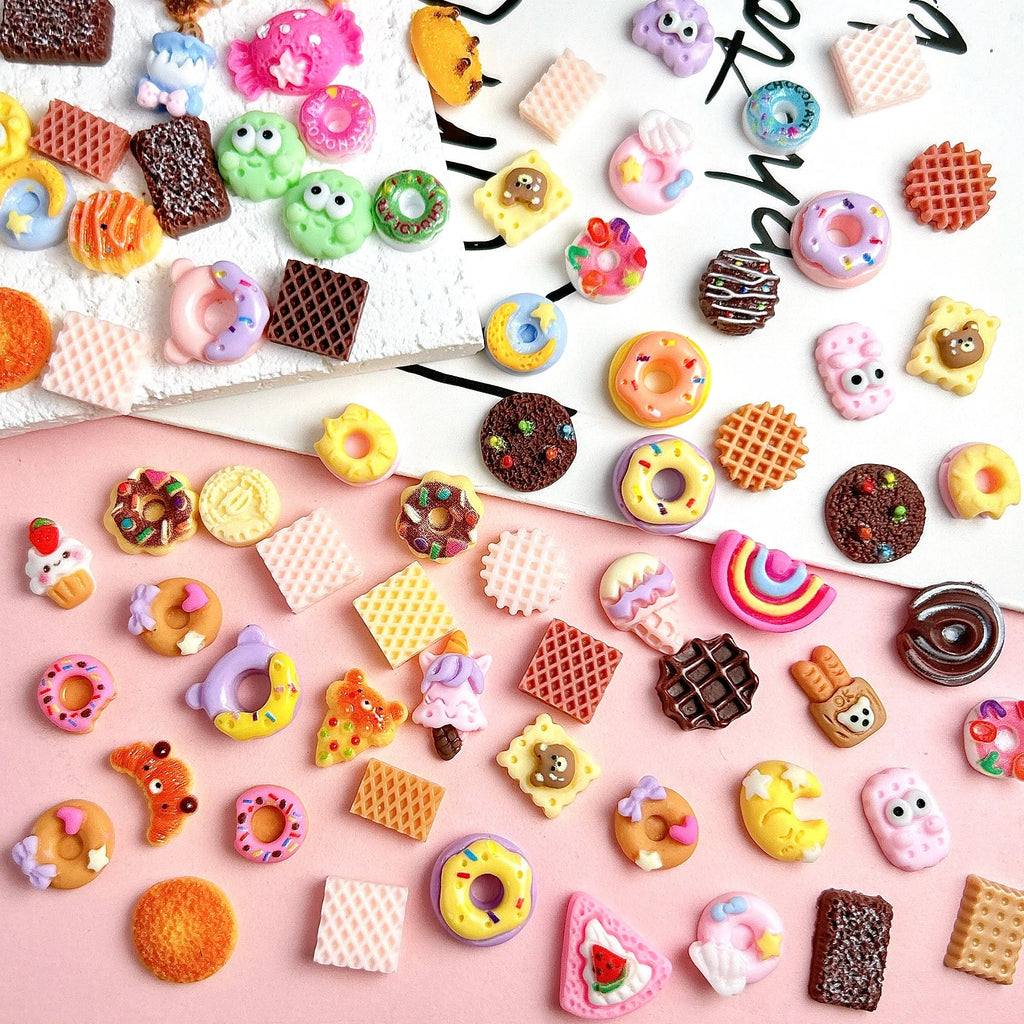 50PCS Cartoon Resin Nail Charms Simulated Biscuits Bear Croissant Donuts Cake Mix Design Creative Painted DIY Nail Art