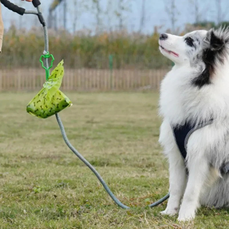 Dog Poop Bag Holder Pet Waste Carrier Clip Hands-Free Dog Leash Dispenser Outdoor Walking Puppy Poop Bags Clip Easy To Carry