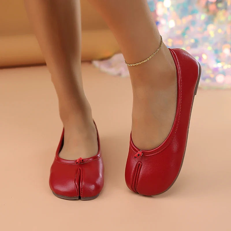 2025 Women's Leather Toe Separator Loafers Flat Comfortable Slip-On Breathable Casual Shoes