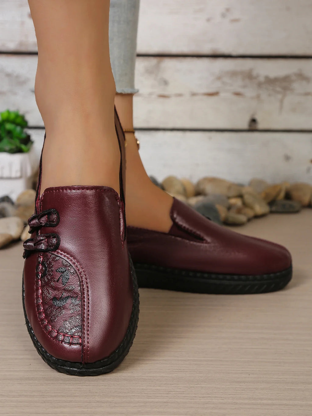 Women's Spring Autumn Leather Loafers Floral Embossed Slip‑On Flats Anti‑Slip Comfort Casual Mom Daily Walking Free Shipping
