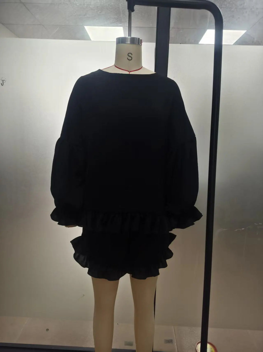 Women's Fashion Loose Lantern Sleeve Top & Ruffled Shorts Two-piece Set for Spring and Summer