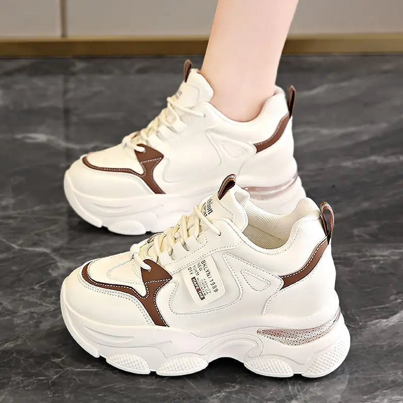 Women's Thick Soled Lightweight Sports Shoes Spring and Autumn New White Casual Women's Thick Soled Height Increasing Shoes