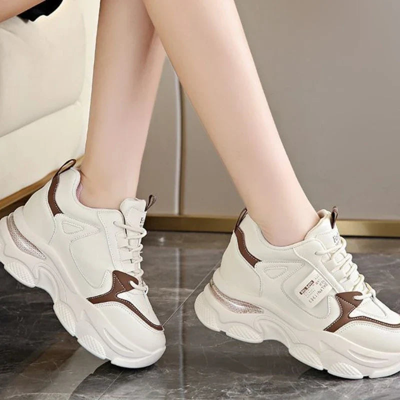 Women's Thick Soled Lightweight Sports Shoes Spring and Autumn New White Casual Women's Thick Soled Height Increasing Shoes