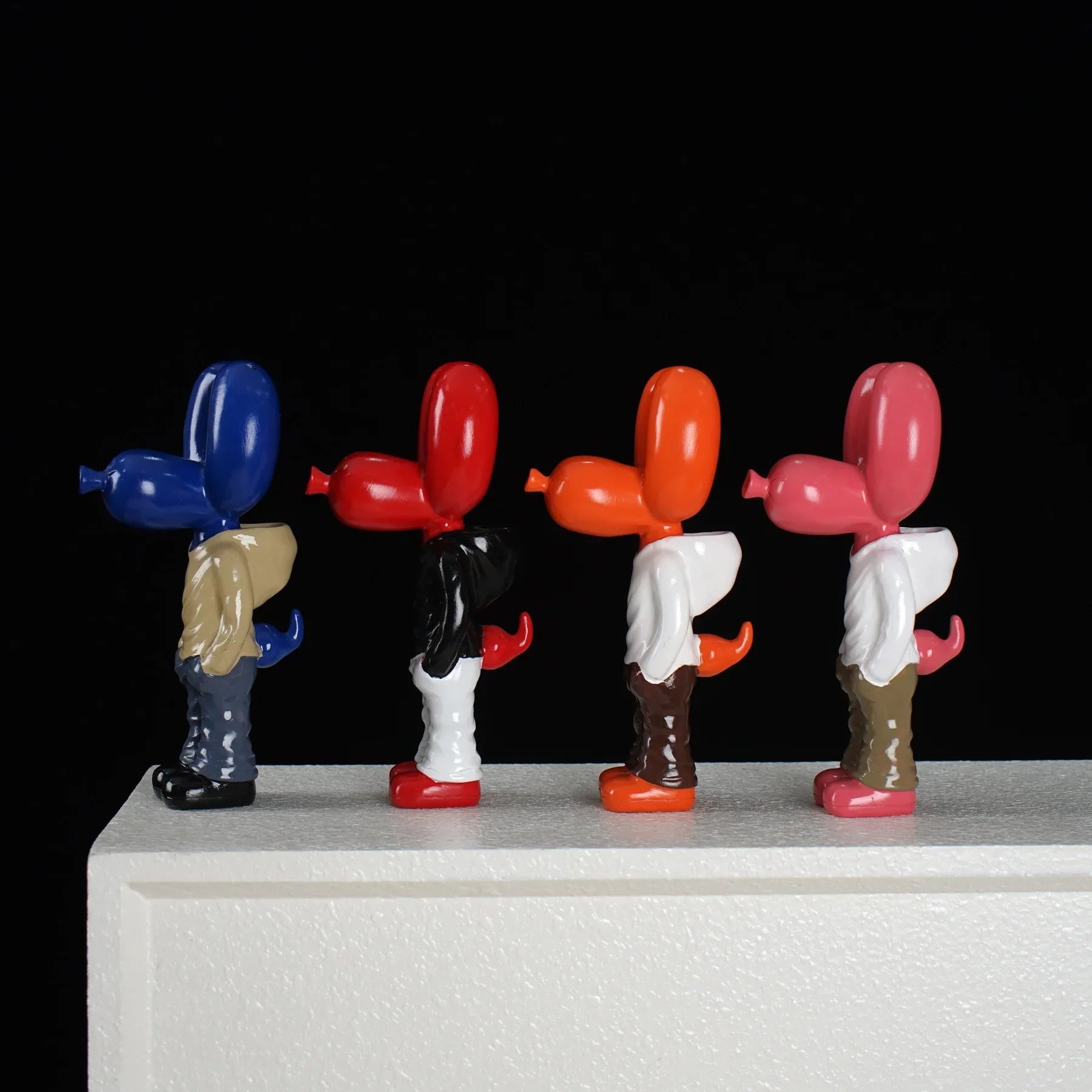 NORTHUEINS 18cm Resin Balloon Dog Sculptures Statue Street Culture Figurine Creative Animal Dolls Home Desktop Decor Accessories