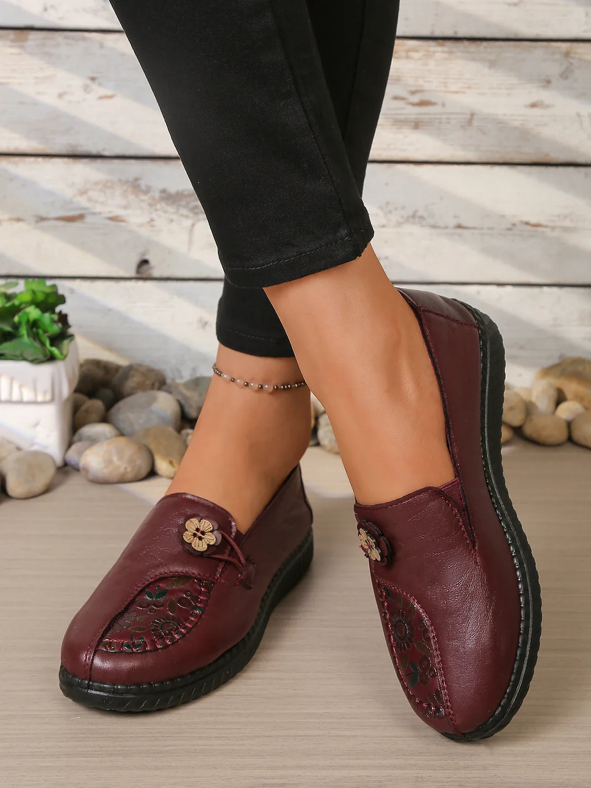 Comfortable Mom Shoes with Flower Ornament, Breathable Soft Sole Loafers, Casual Daily Shoes for Seniors