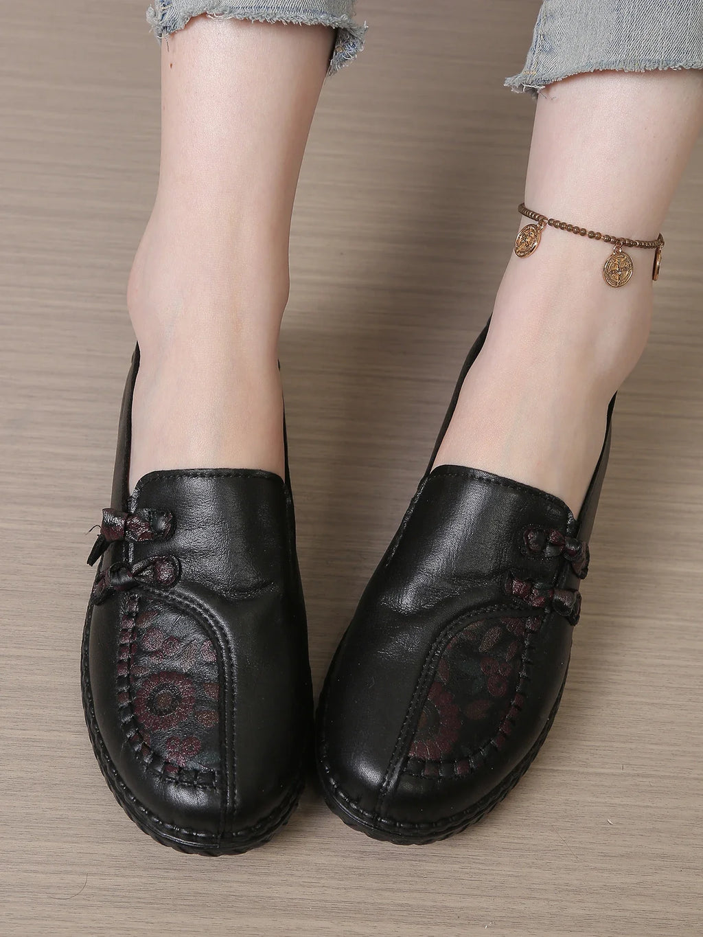 Women's Leather Flat Shoes, Spring and Autumn Women's Loafers, Single Classic Mom Shoes, Anti-Slip Comfortable and Free Shipping