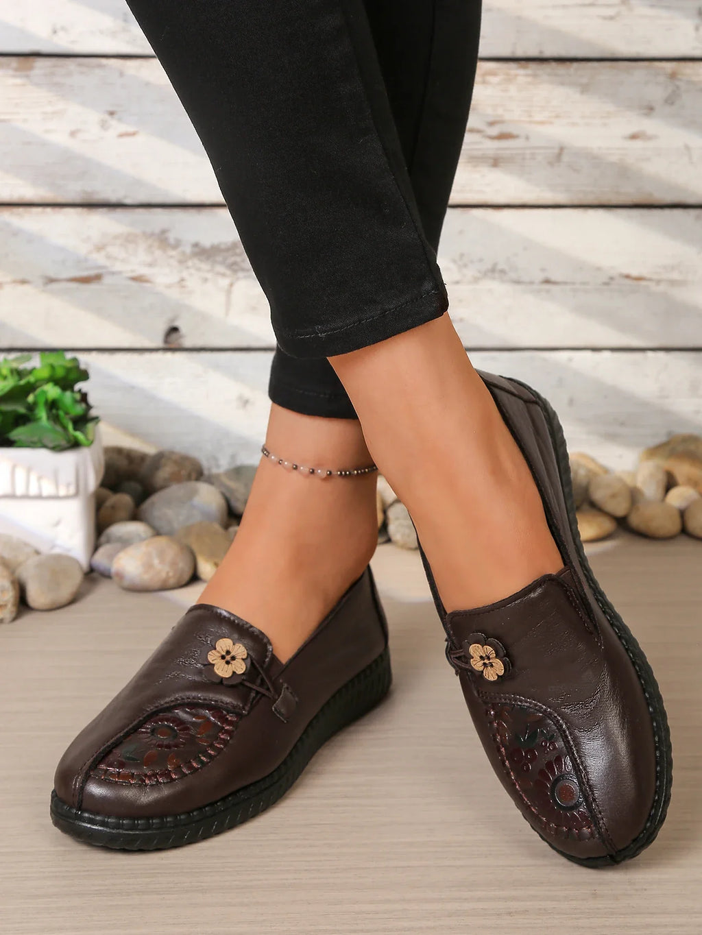 Comfortable Mom Shoes with Flower Ornament, Breathable Soft Sole Loafers, Casual Daily Shoes for Seniors