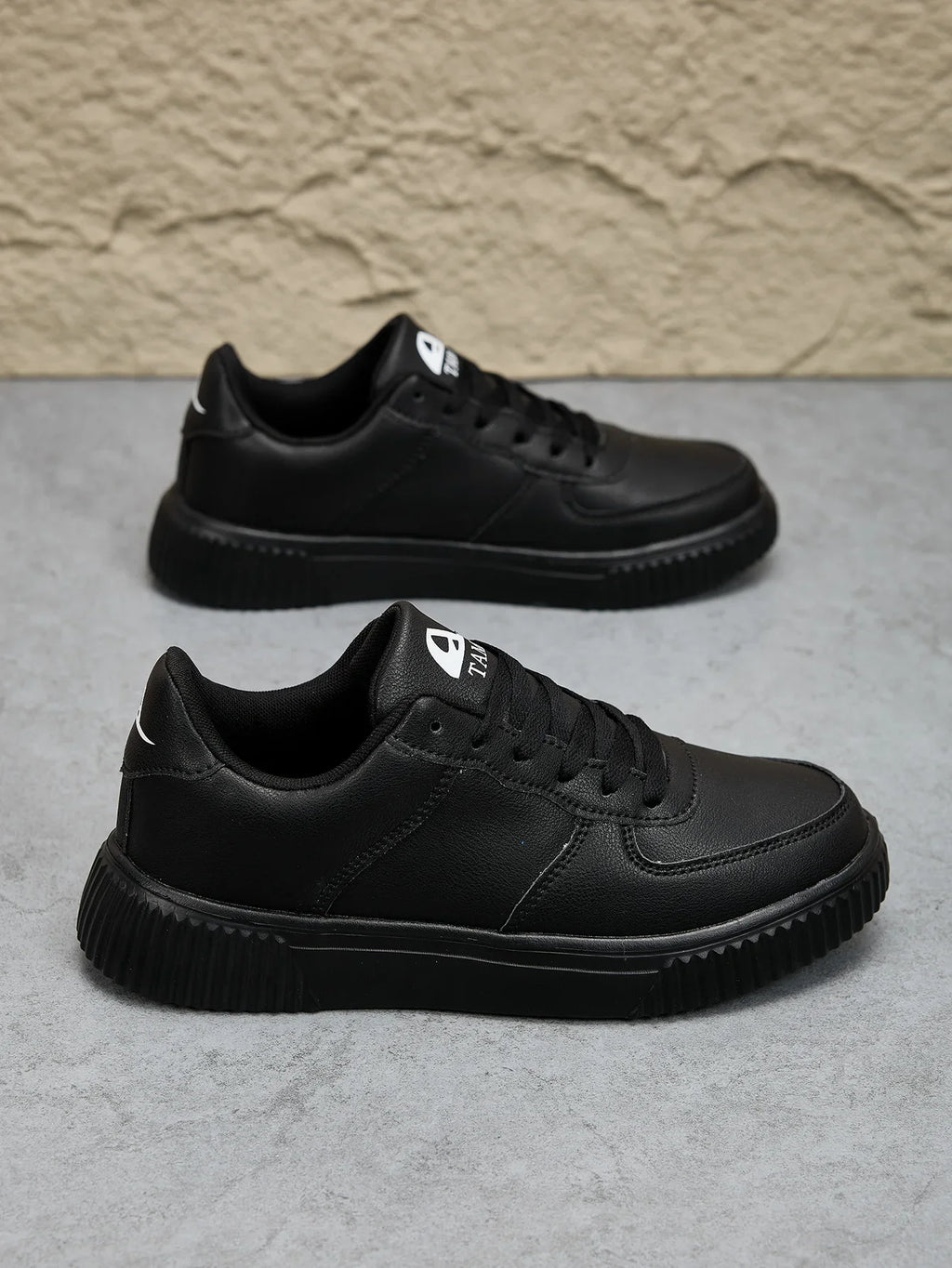 Fashion Leather Men White Sneakers Breathable Comfort Classic Casual Shoes Mens Women Outdoor Walking Shoes Couple Footwear Size