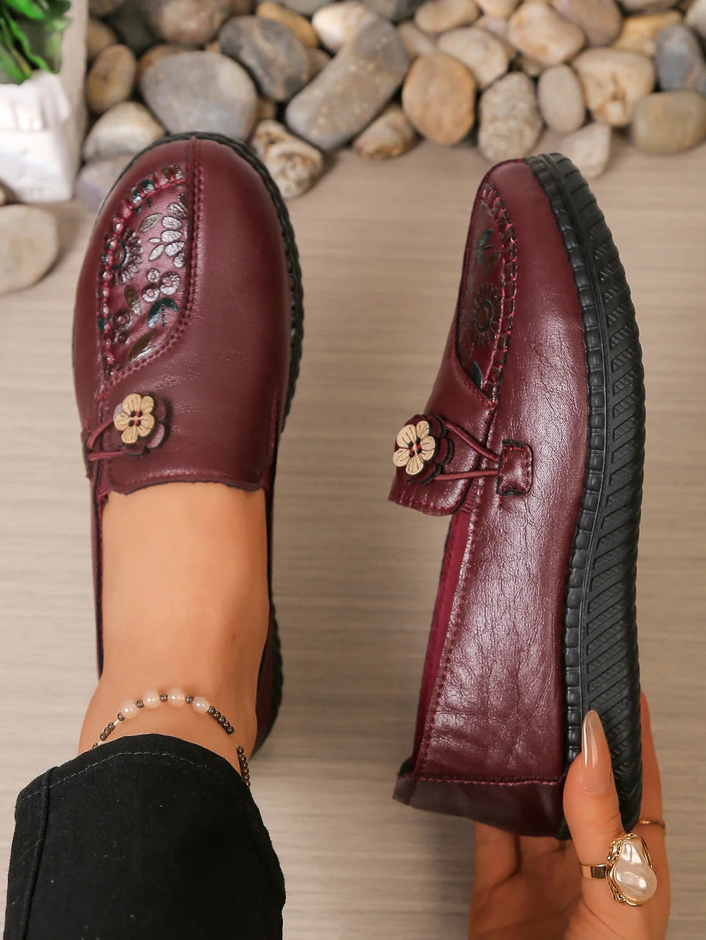 Comfortable Mom Shoes with Flower Ornament, Breathable Soft Sole Loafers, Casual Daily Shoes for Seniors