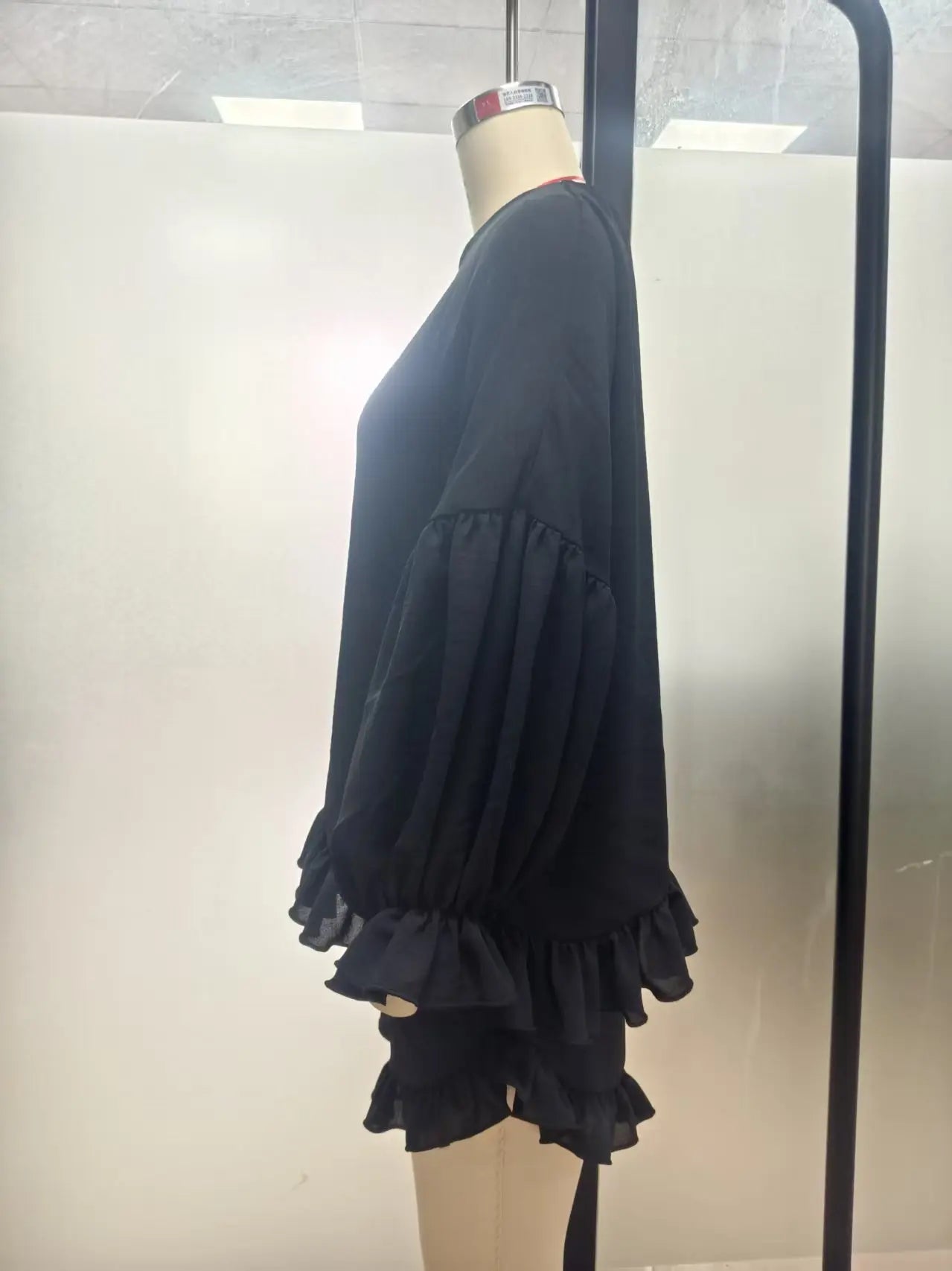 Women's Fashion Loose Lantern Sleeve Top & Ruffled Shorts Two-piece Set for Spring and Summer