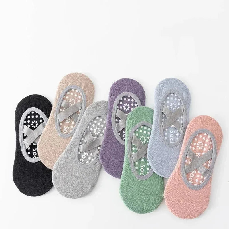 1/ 4Pair Professional Women Yoga Sock Silicone Anti-slip Ballet Pilates Socks Women Backless Breathable Bandage Yoga Sport Socks