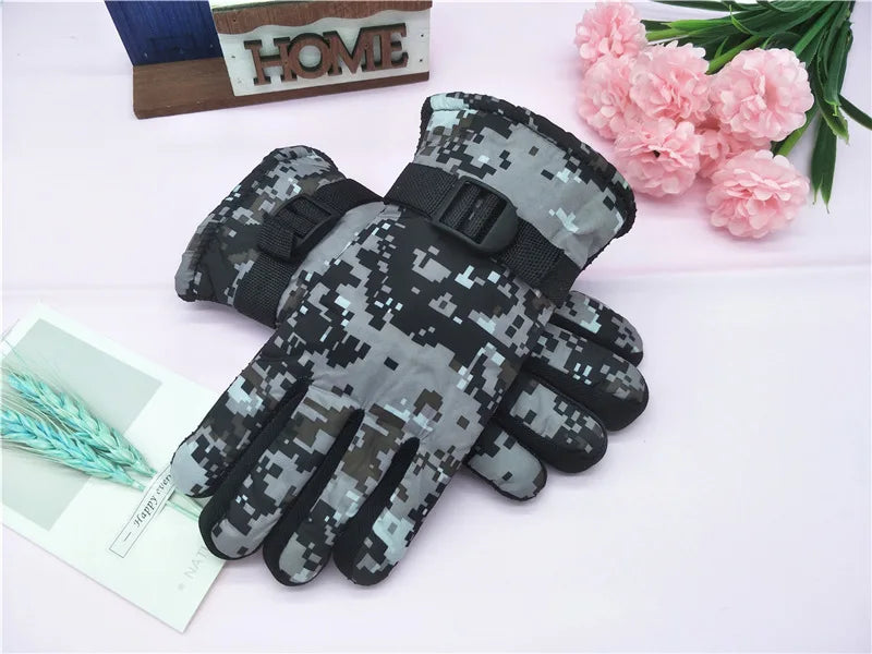 Kids Winter Gloves for Boys Girls 8-12 Years Old Fleece Lined Warm Thick Camouflage Ski Cycling Design Mittens Accessories
