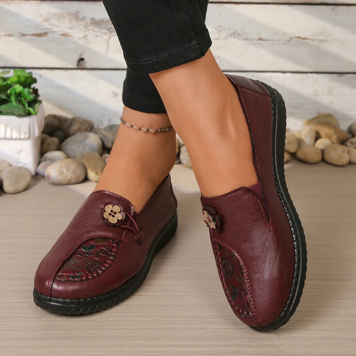 Comfortable Mom Shoes with Flower Ornament, Breathable Soft Sole Loafers, Casual Daily Shoes for Seniors