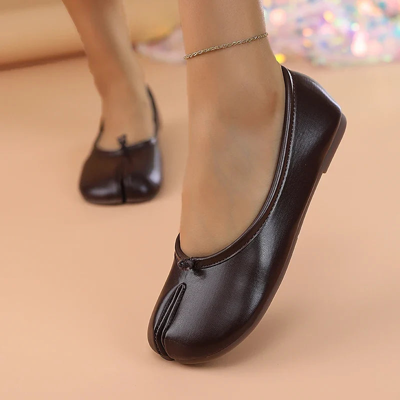 2025 Women's Leather Toe Separator Loafers Flat Comfortable Slip-On Breathable Casual Shoes