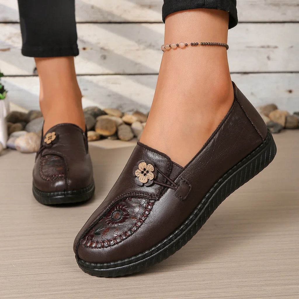 Comfortable Mom Shoes with Flower Ornament, Breathable Soft Sole Loafers, Casual Daily Shoes for Seniors