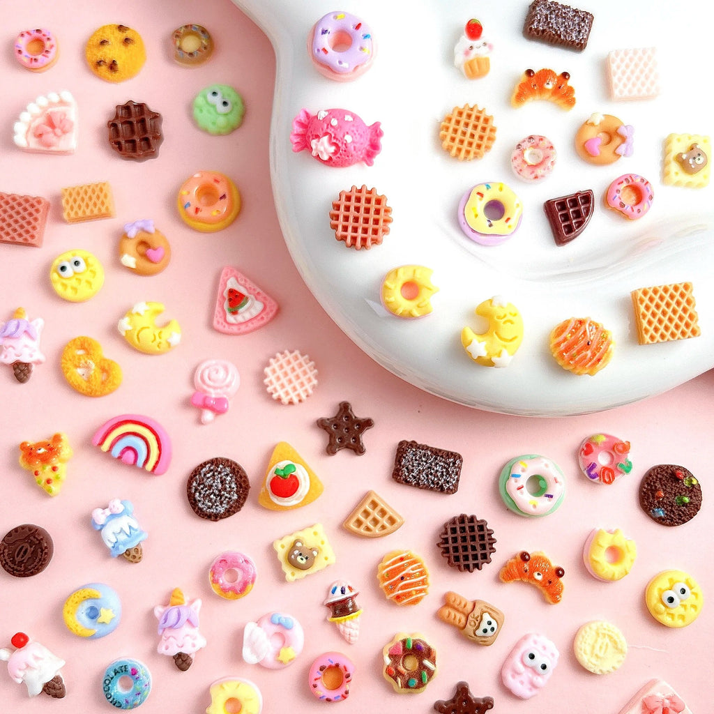 50PCS Cartoon Resin Nail Charms Simulated Biscuits Bear Croissant Donuts Cake Mix Design Creative Painted DIY Nail Art