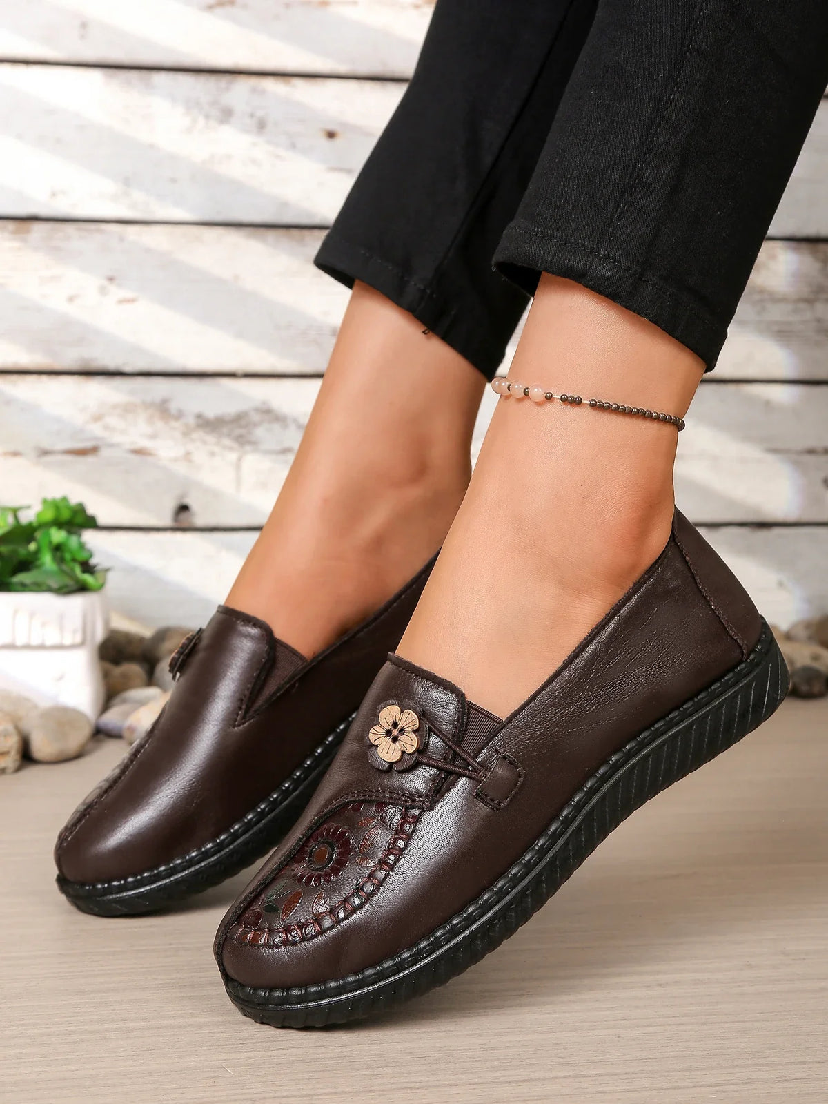 Comfortable Mom Shoes with Flower Ornament, Breathable Soft Sole Loafers, Casual Daily Shoes for Seniors