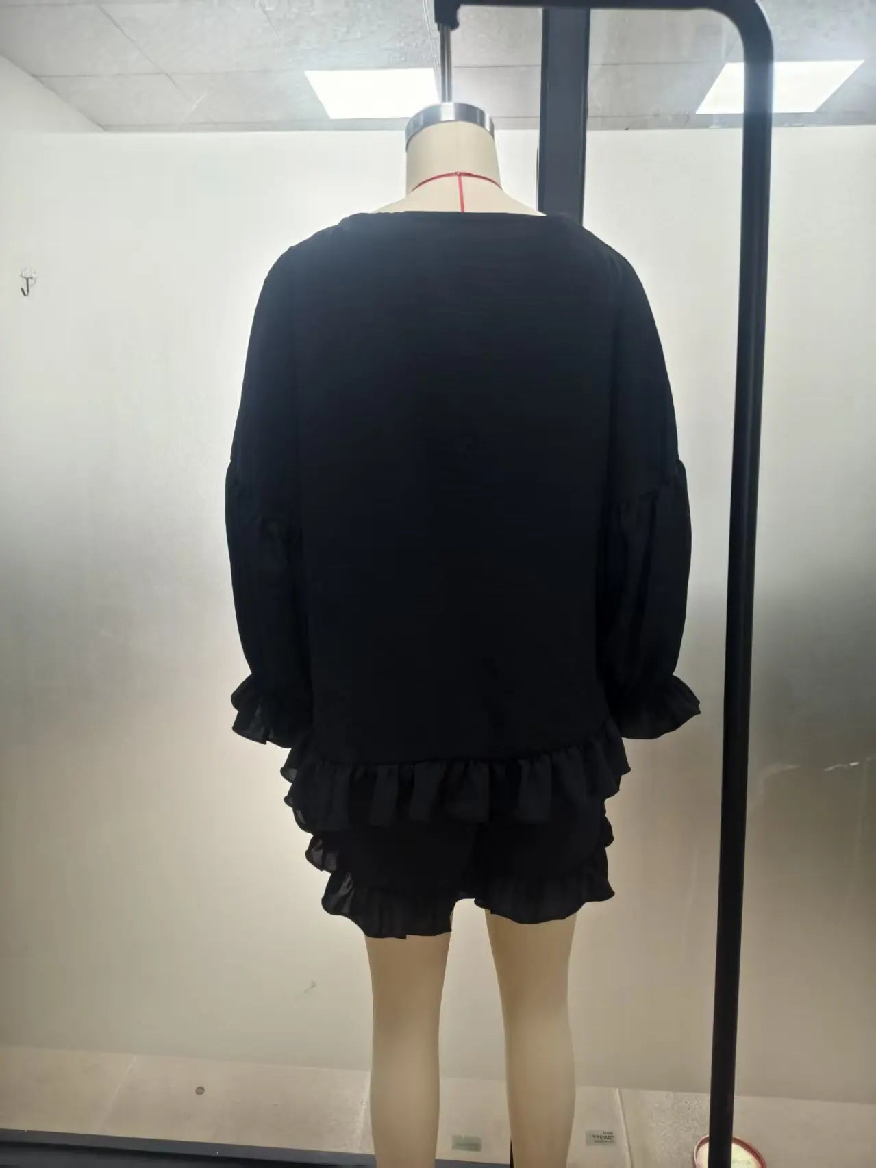 Women's Fashion Loose Lantern Sleeve Top & Ruffled Shorts Two-piece Set for Spring and Summer